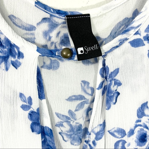 Long Sleeve Flowy Floral Top with V-neck Cutout - Picture 3 of 5